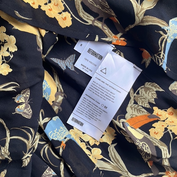 Reformation Floaty Viscose Minidress Sz 8 V neck with Lining and Keyhole Back - Picture 5 of 7